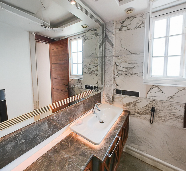 3 BHK Builder Floor For Rent in Defence Colony