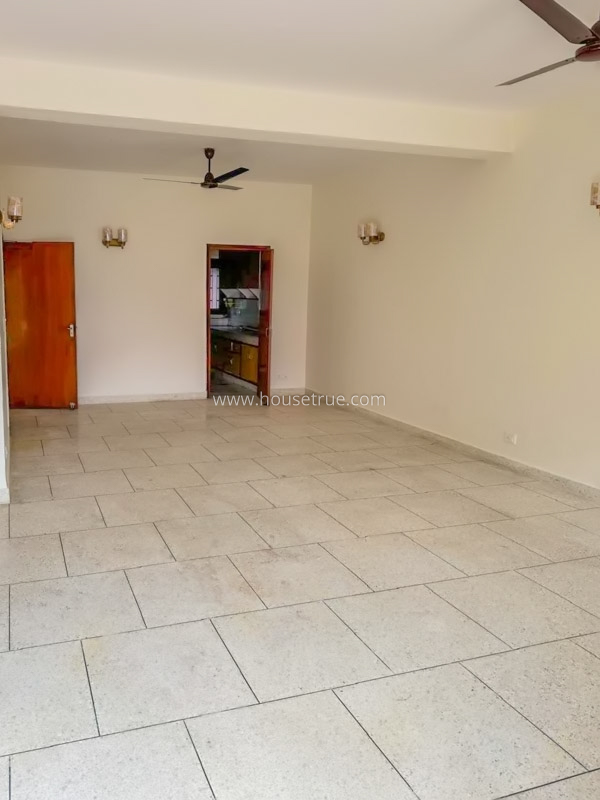 4 BHK Flat For Rent in South Extension 2