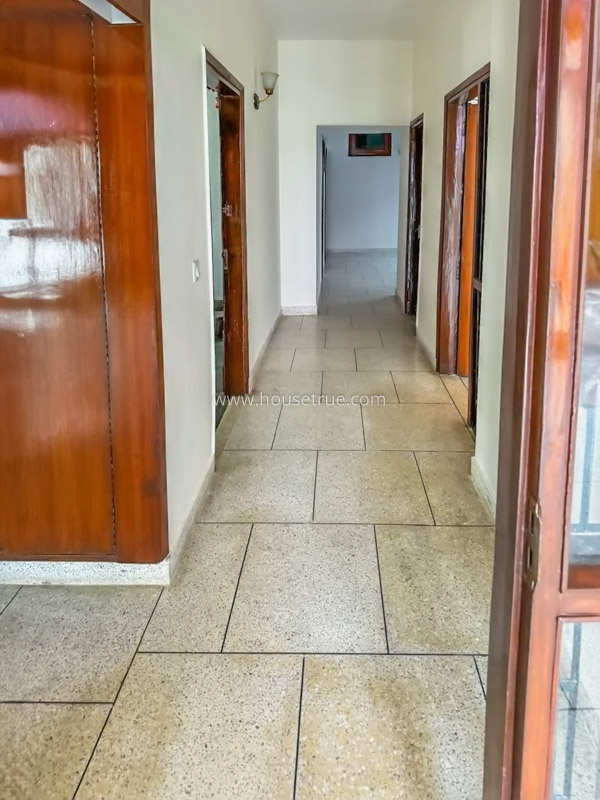 4 BHK Flat For Rent in South Extension 2