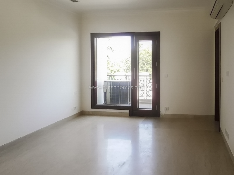 4 BHK Flat For Sale in Chanakyapuri