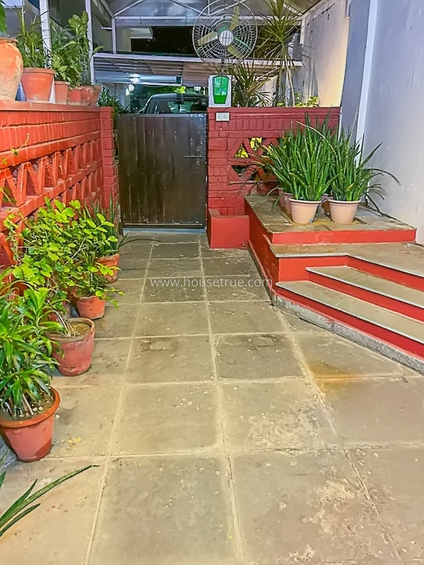 1 BHK Studio For Rent in Sundar Nagar