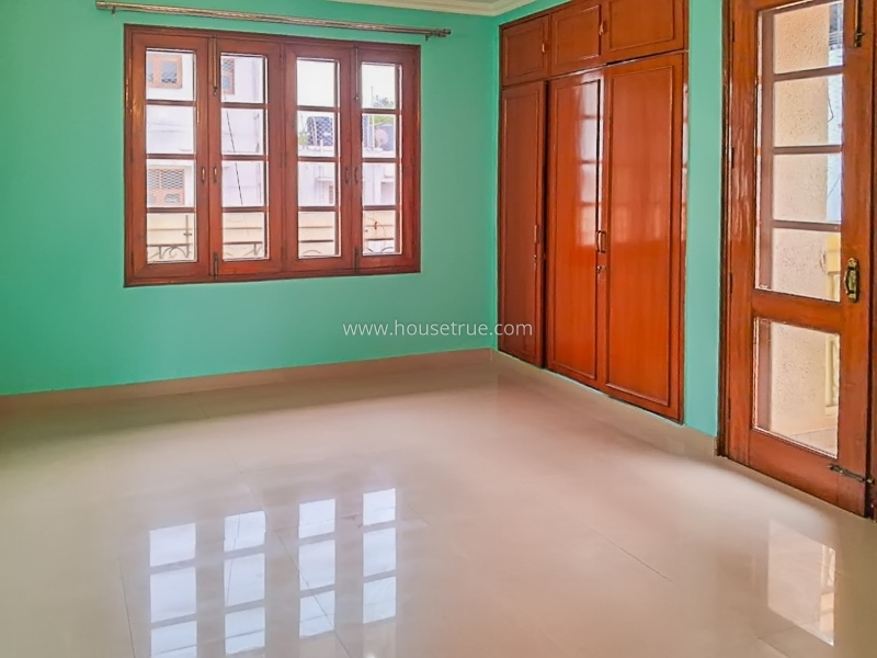 4 BHK Flat For Rent in Chanakyapuri
