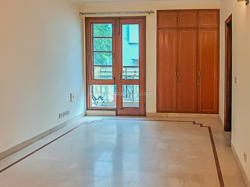 4 BHK Flat For Rent in Chanakyapuri