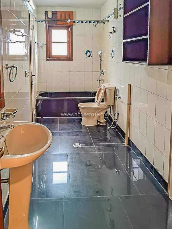 4 BHK Flat For Rent in Chanakyapuri