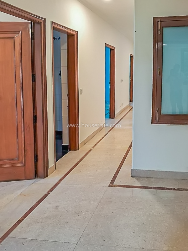 4 BHK Flat For Rent in Chanakyapuri