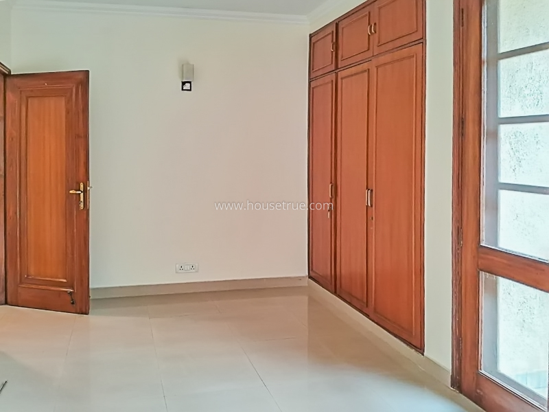 4 BHK Flat For Rent in Chanakyapuri