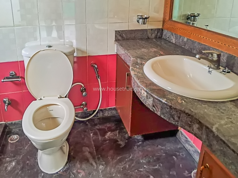 4 BHK Flat For Rent in Chanakyapuri