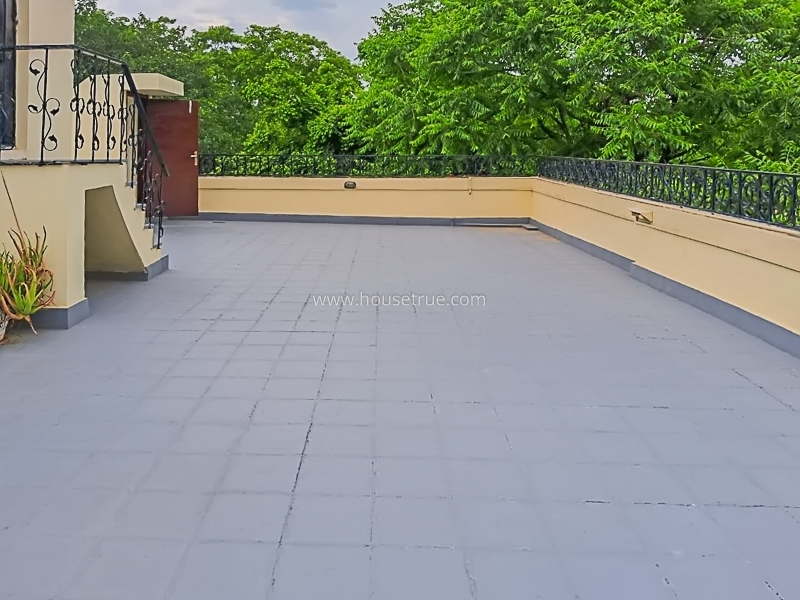 4 BHK Flat For Rent in Chanakyapuri