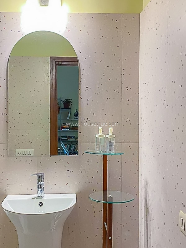 2 BHK Flat For Rent in New Friends Colony