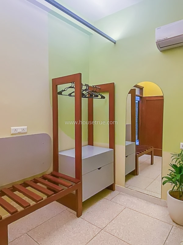 2 BHK Flat For Rent in New Friends Colony