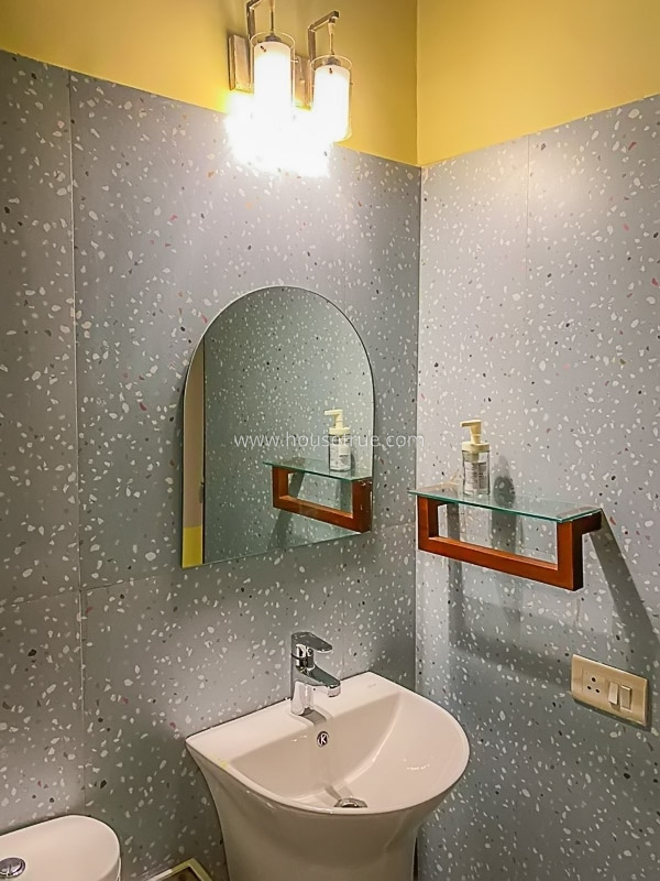 2 BHK Flat For Rent in New Friends Colony