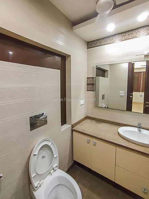 3 BHK Builder Floor For Rent in Uday Park