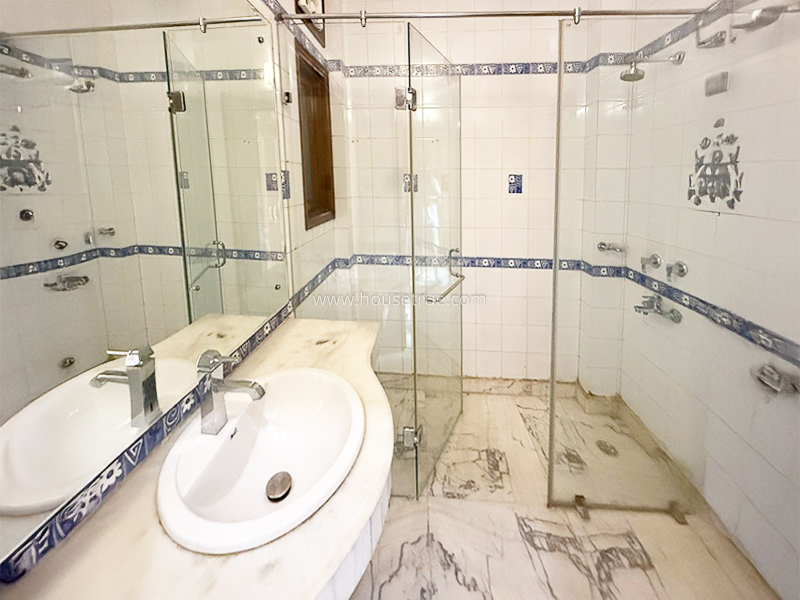 4 BHK Builder Floor For Rent in Vasant Vihar