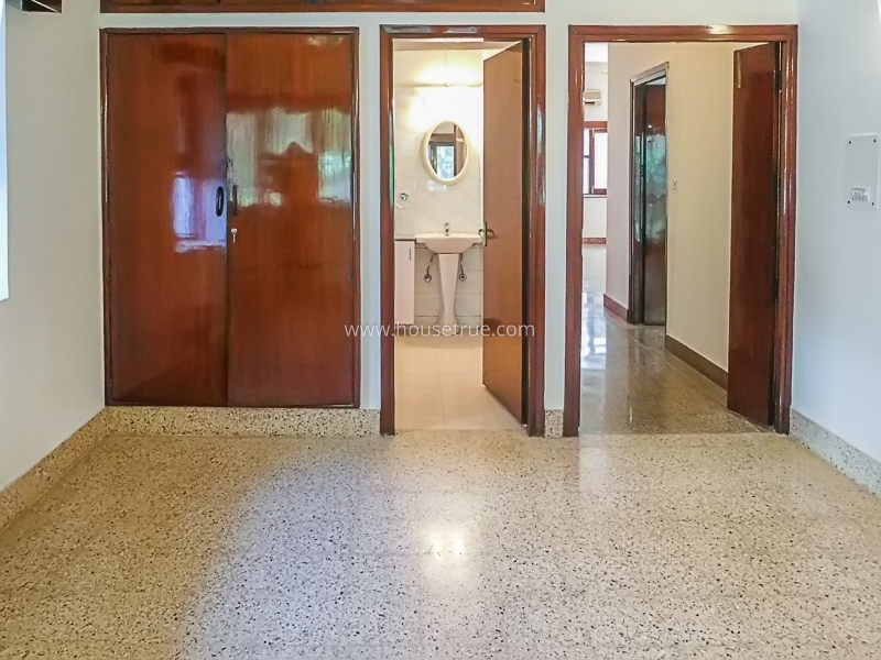 8 BHK House For Sale in Golf Links