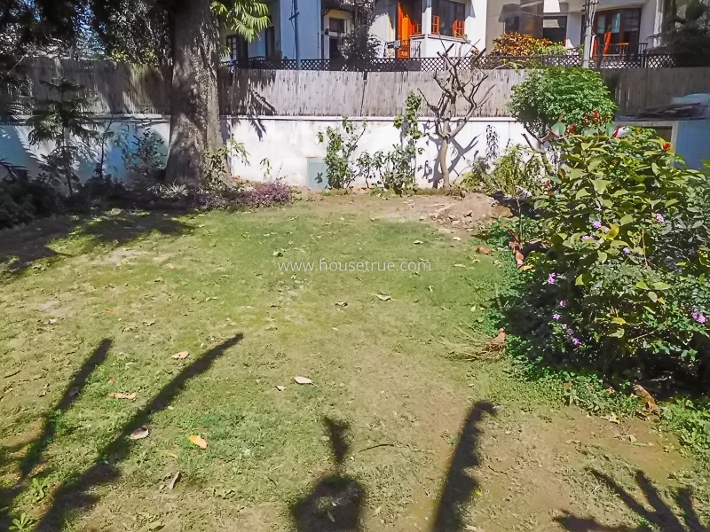 8 BHK House For Sale in Golf Links