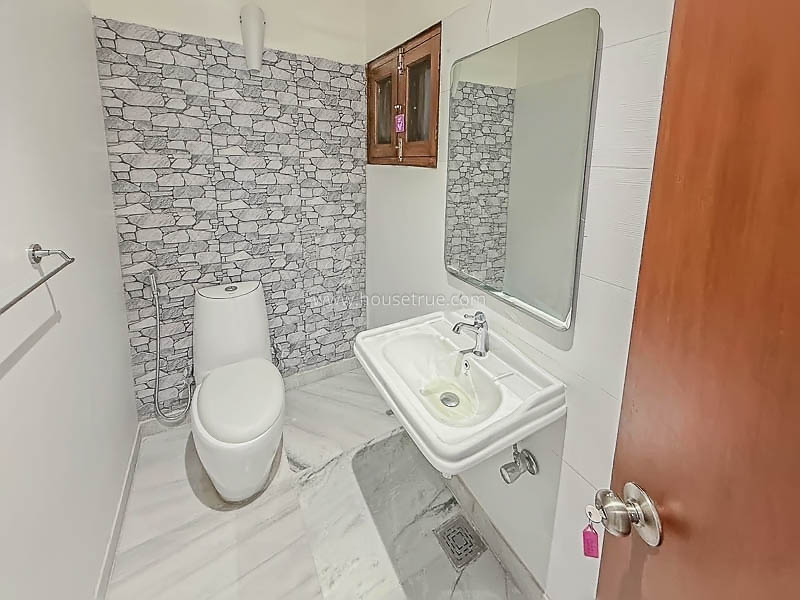 3 BHK Flat For Rent in Panchsheel Park