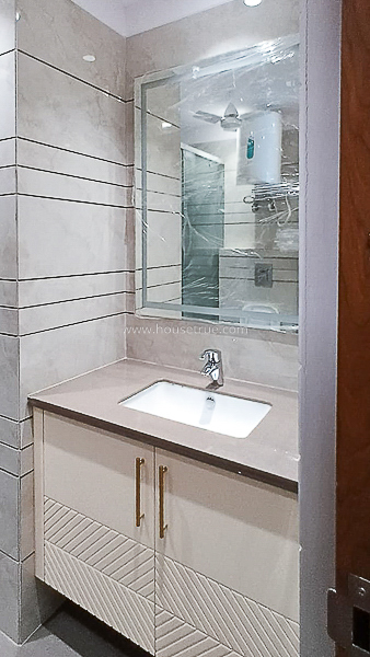 3 BHK Builder Floor For Rent in Nizamuddin East