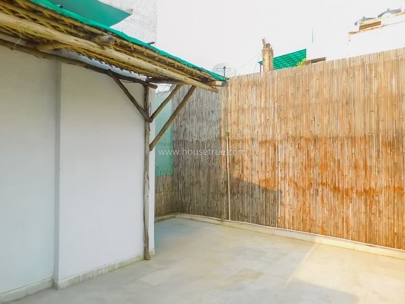 2 BHK Flat For Rent in Defence Colony