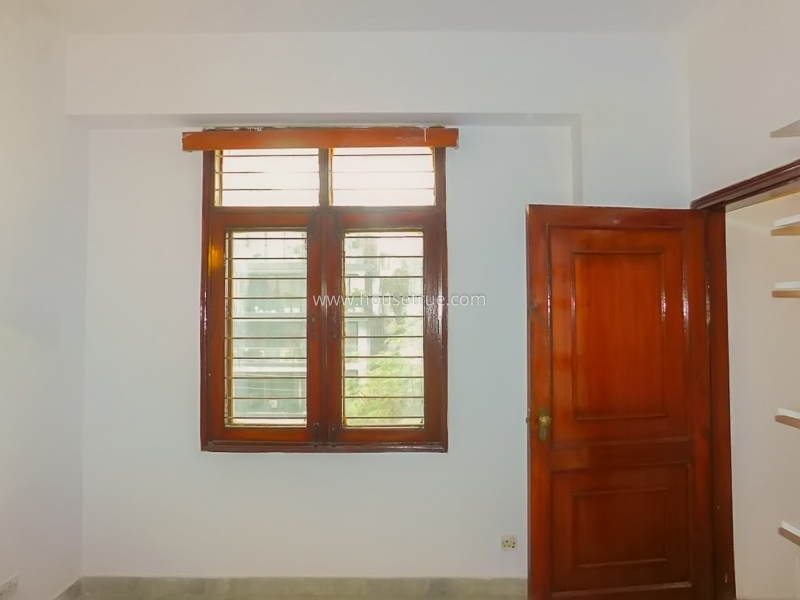 2 BHK Flat For Rent in Defence Colony