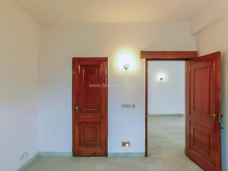 2 BHK Flat For Rent in Defence Colony