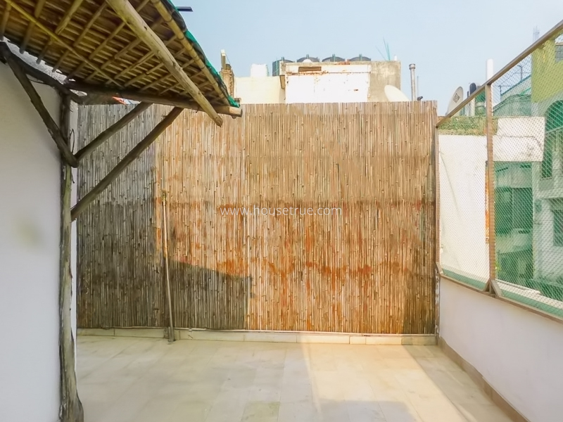 2 BHK Flat For Rent in Defence Colony