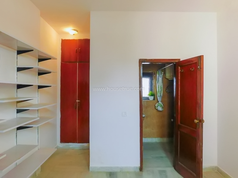 2 BHK Flat For Rent in Defence Colony