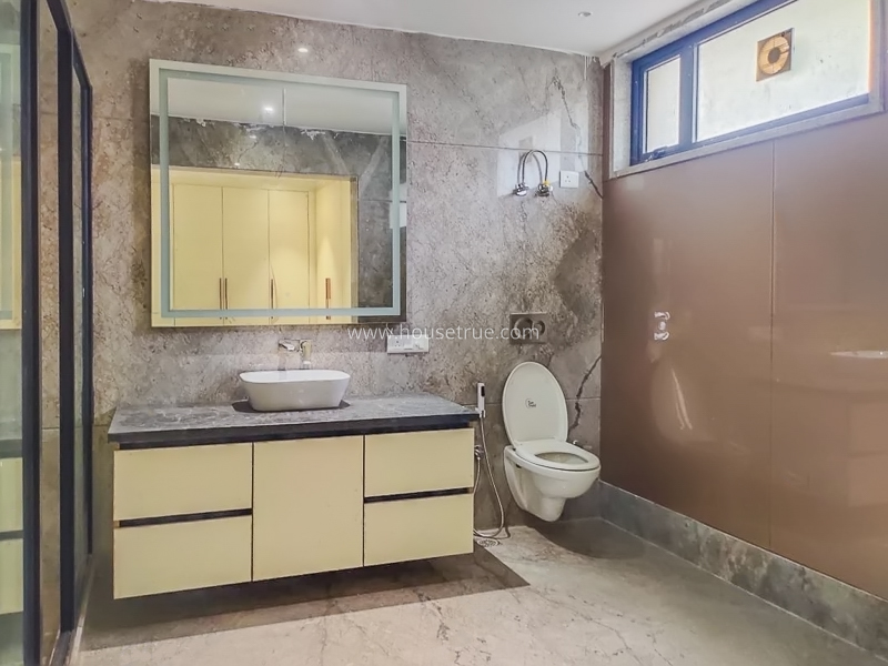 4 BHK Flat For Rent in Vasant Vihar