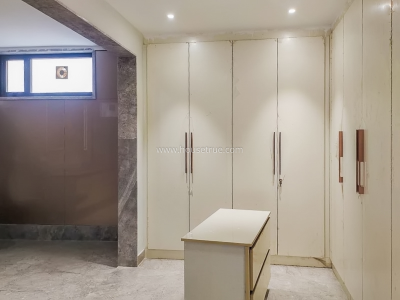 4 BHK Flat For Rent in Vasant Vihar