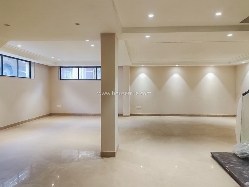 4 BHK Flat For Rent in Vasant Vihar