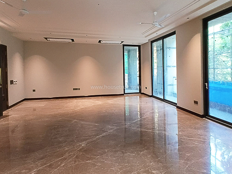 5 BHK Builder Floor For Rent in West End Colony