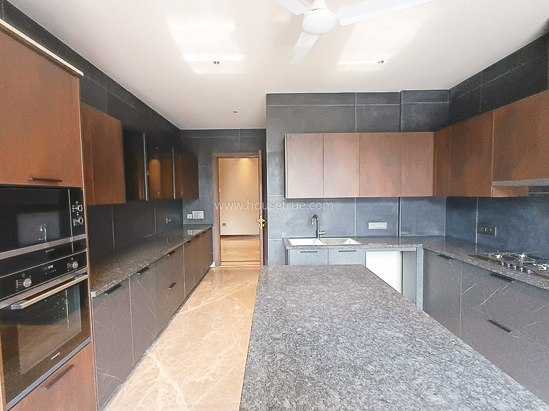 4 BHK Builder Floor For Rent in West End Colony