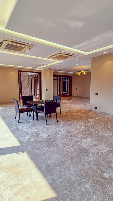 6 BHK Farm House For Rent in Chattarpur