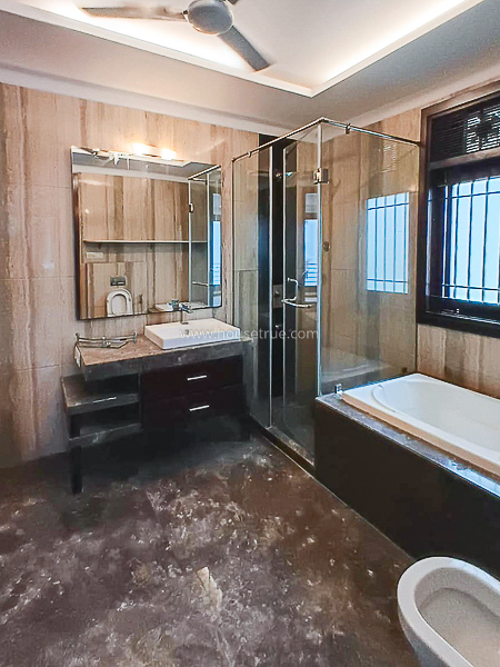 4 BHK Flat For Sale in New Friends Colony