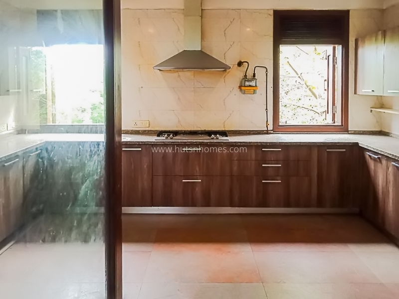4 BHK Flat For Sale in New Friends Colony