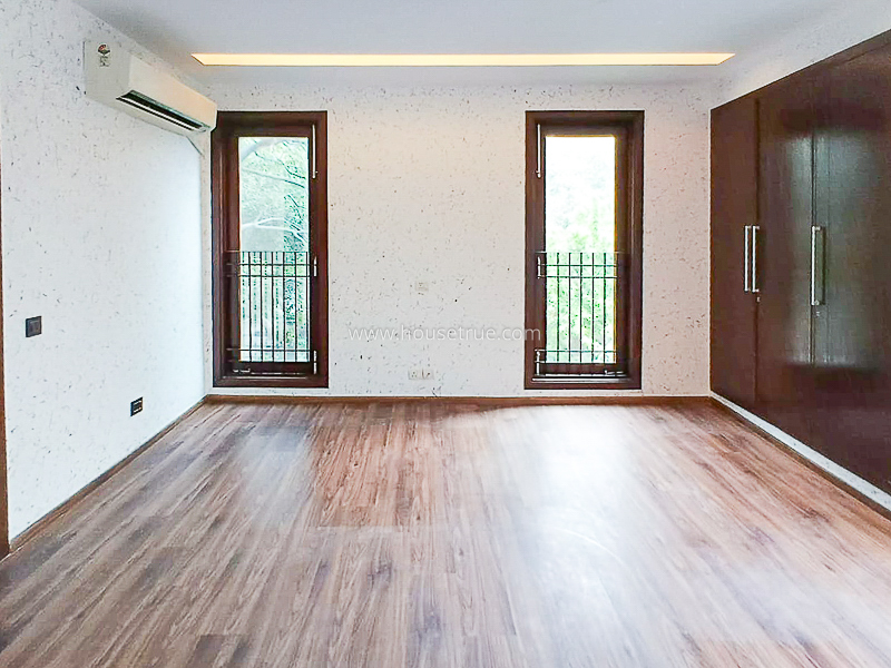 4 BHK Flat For Sale in New Friends Colony