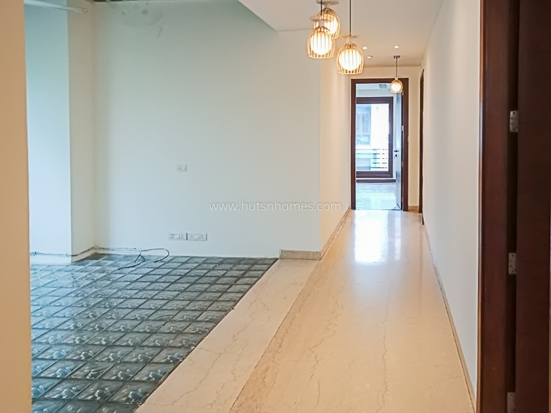 4 BHK Flat For Sale in New Friends Colony