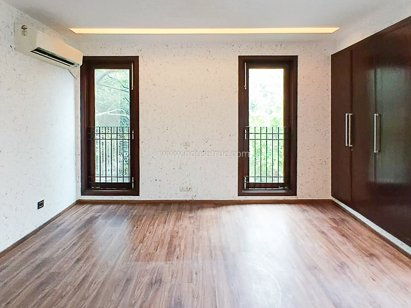 4 BHK Flat For Sale in New Friends Colony