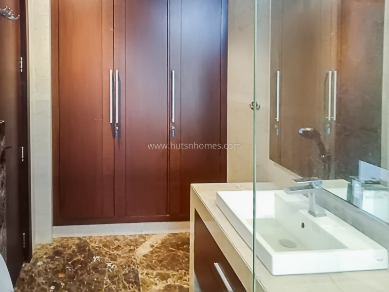 4 BHK Flat For Sale in New Friends Colony