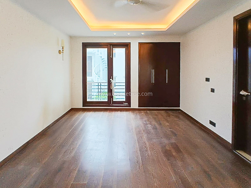 4 BHK Flat For Sale in New Friends Colony