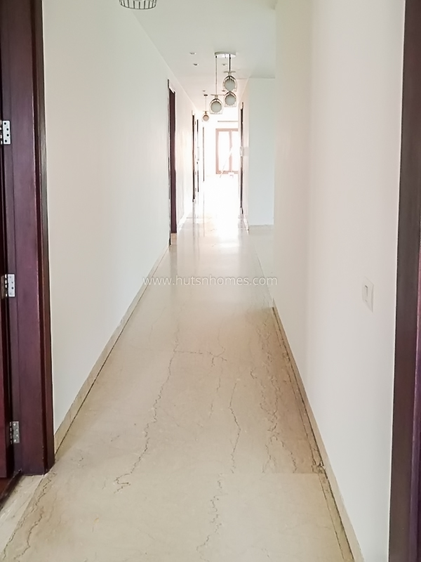 4 BHK Flat For Sale in New Friends Colony