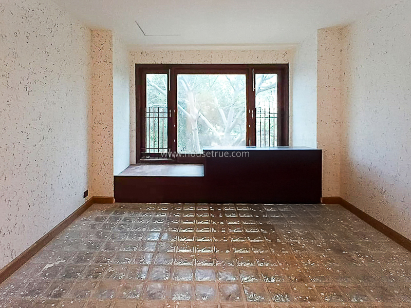 4 BHK Flat For Sale in New Friends Colony