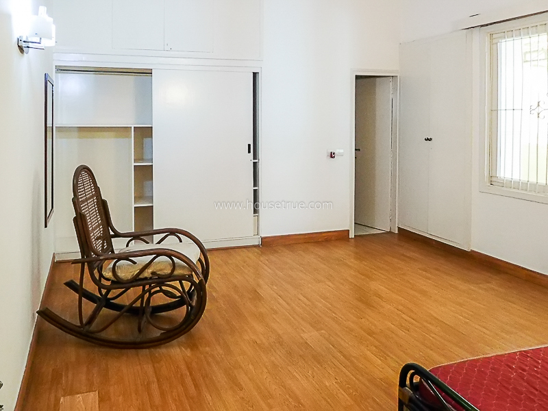 1 BHK Builder Floor For Rent in Defence Colony