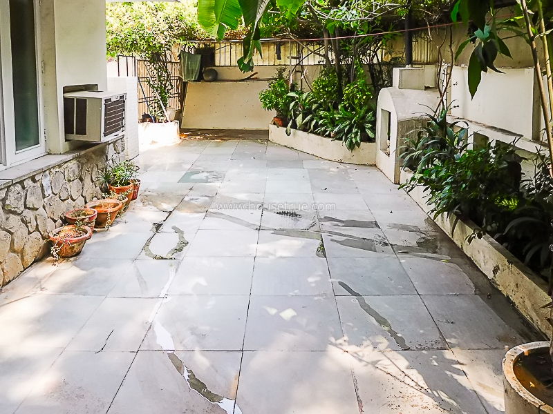 1 BHK Builder Floor For Rent in Defence Colony