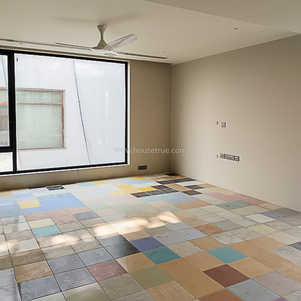 4 BHK Flat For Rent in Friends Colony West