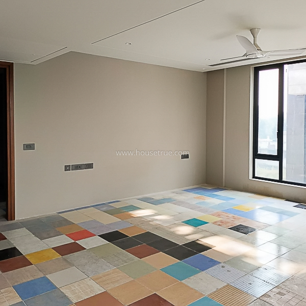 4 BHK Flat For Rent in Friends Colony West