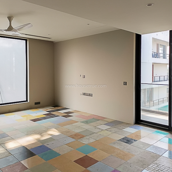 4 BHK Flat For Rent in Friends Colony West