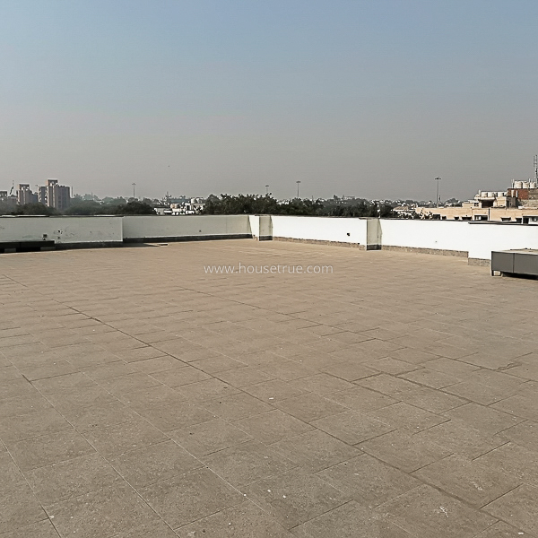 4 BHK Flat For Rent in Friends Colony West
