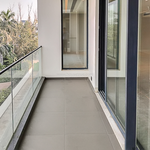 4 BHK Flat For Rent in Friends Colony West