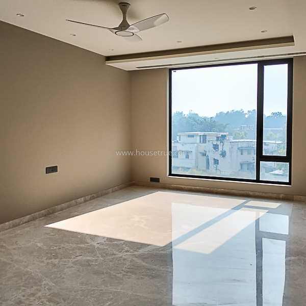 4 BHK Flat For Rent in Friends Colony West