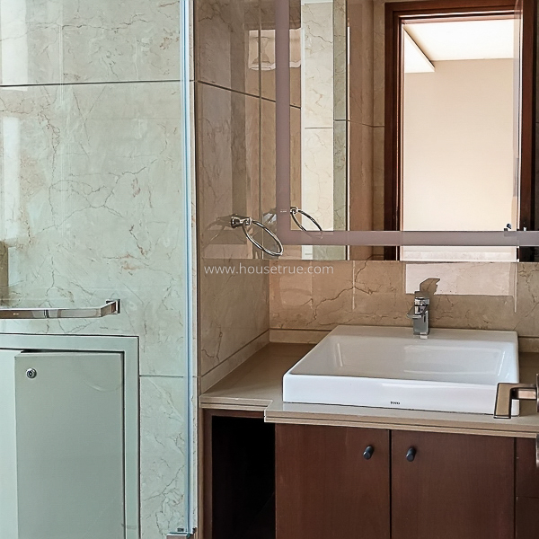4 BHK Flat For Rent in Friends Colony West